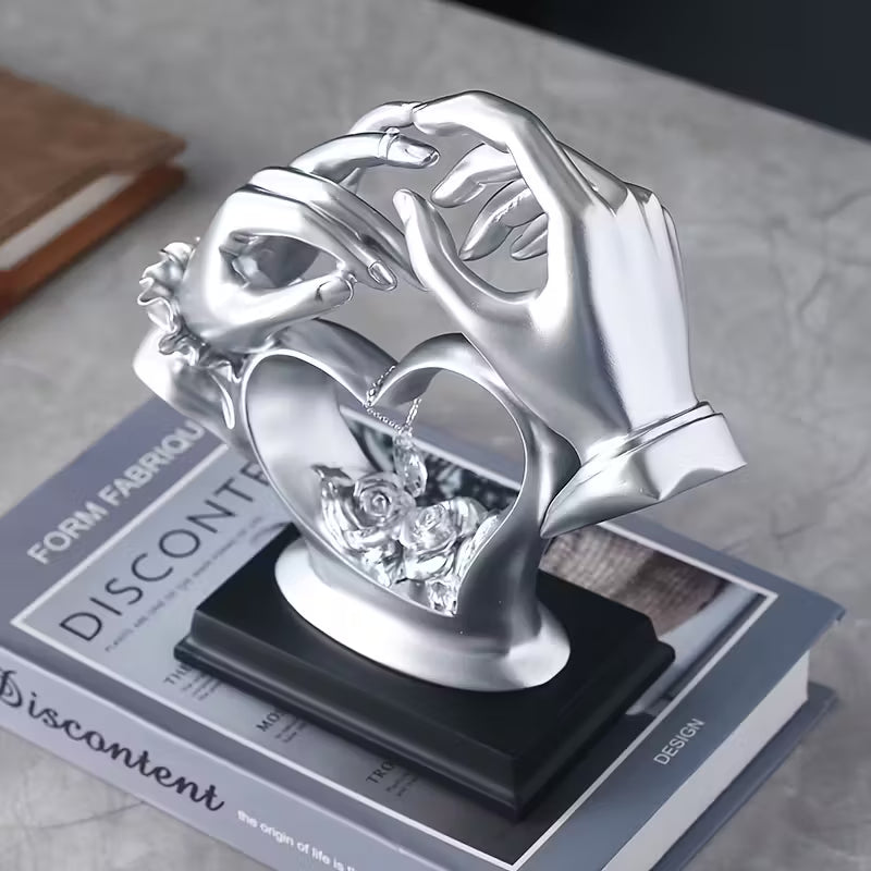 Elegant Resin Love Ornament with Heart Gemstone – Romantic Gift for Weddings & Valentine’s