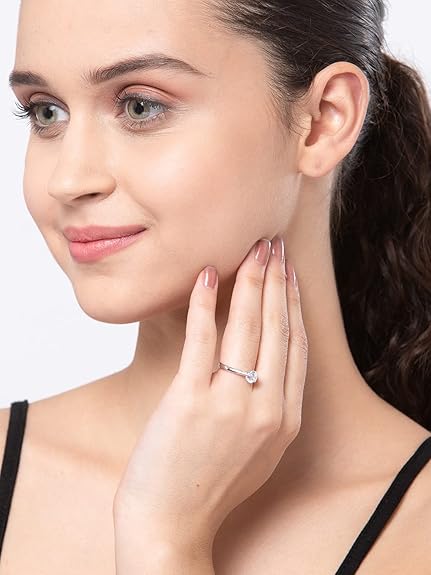 Elegant 925 Silver Diamond-Cut Solitaire Ring